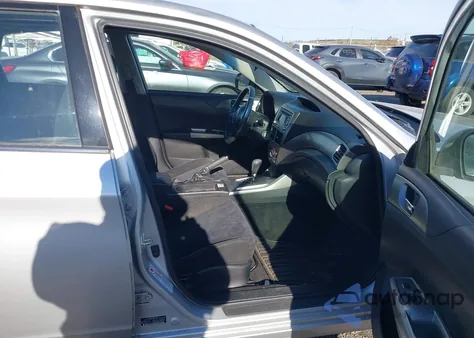 2010 Subaru Impreza 2.5I Premium z USA, uszkodzony, nr VIN JF1GE6B61AH507762